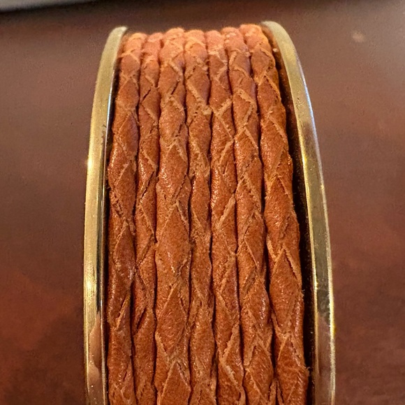Y2K Banana Republic, Gold and Woven Leather Bangle Bracelet - Picture 3 of 6
